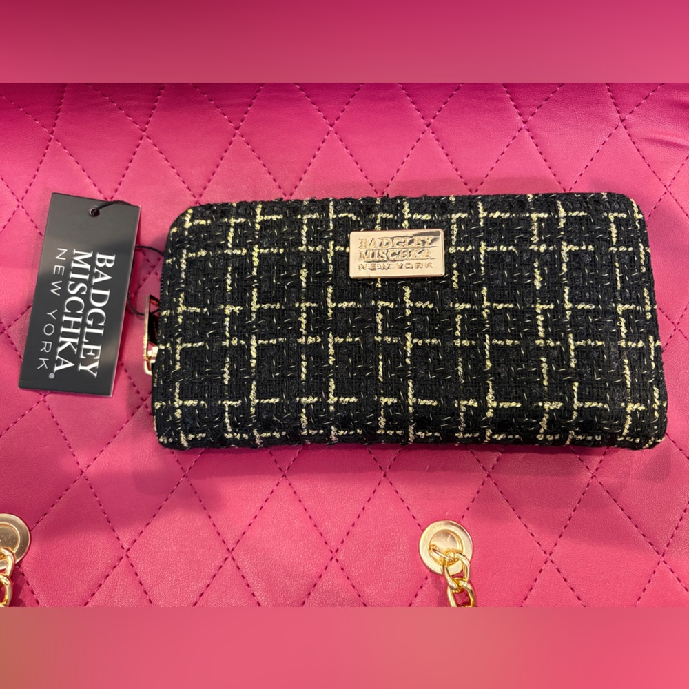 Badgley Mischka Black and Gold Tweed zipper wallet
